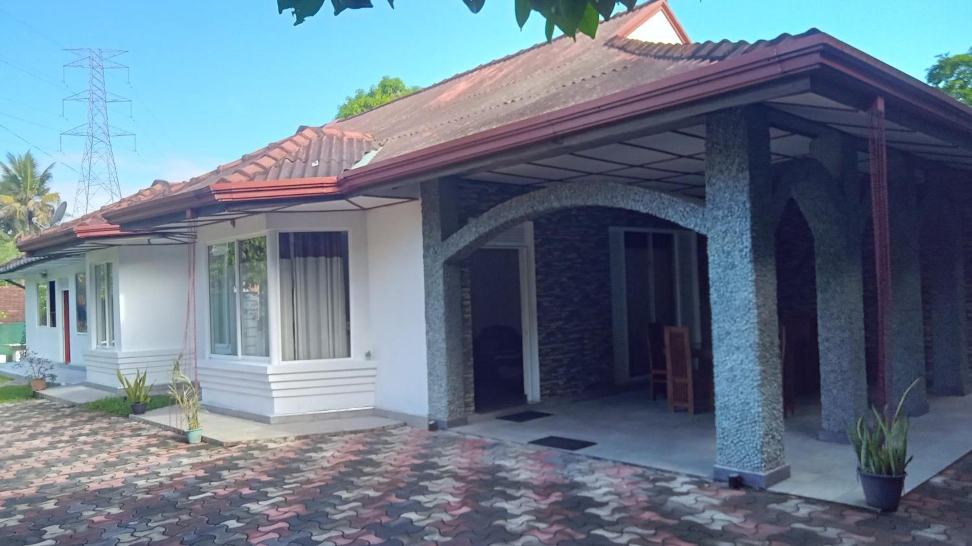 Villaflorence Kadawatha Exterior photo