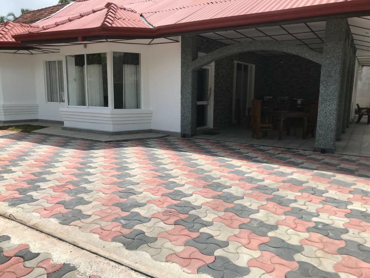 Villaflorence Kadawatha Exterior photo